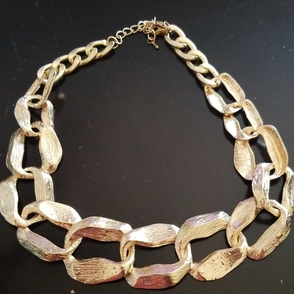 Gold linked choker - Picture 1 of 4